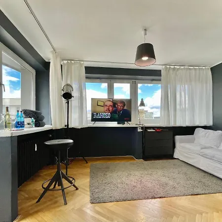 Super Silver 2xmetro Parking Wifi 300 Mb/s Nowy Netflix Hbo Appletv Filharmonia Apartment Warschau