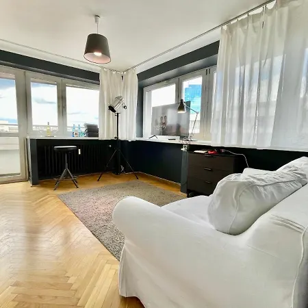 Super Silver 2xmetro Parking Wifi 300 Mb/s Nowy Netflix Hbo Appletv Filharmonia Apartment *